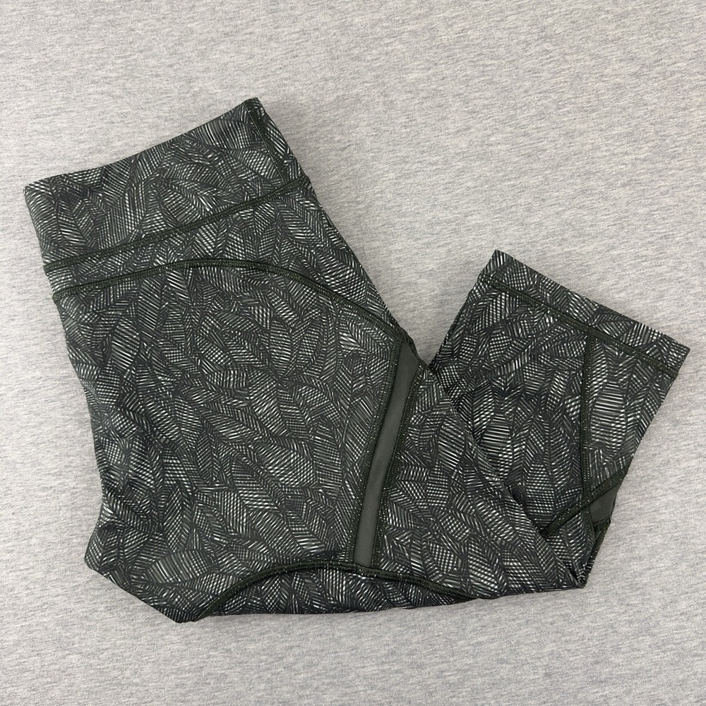 Lululemon Patterned Crop Leggings‎ Women's Size 10 Green Geometric Design